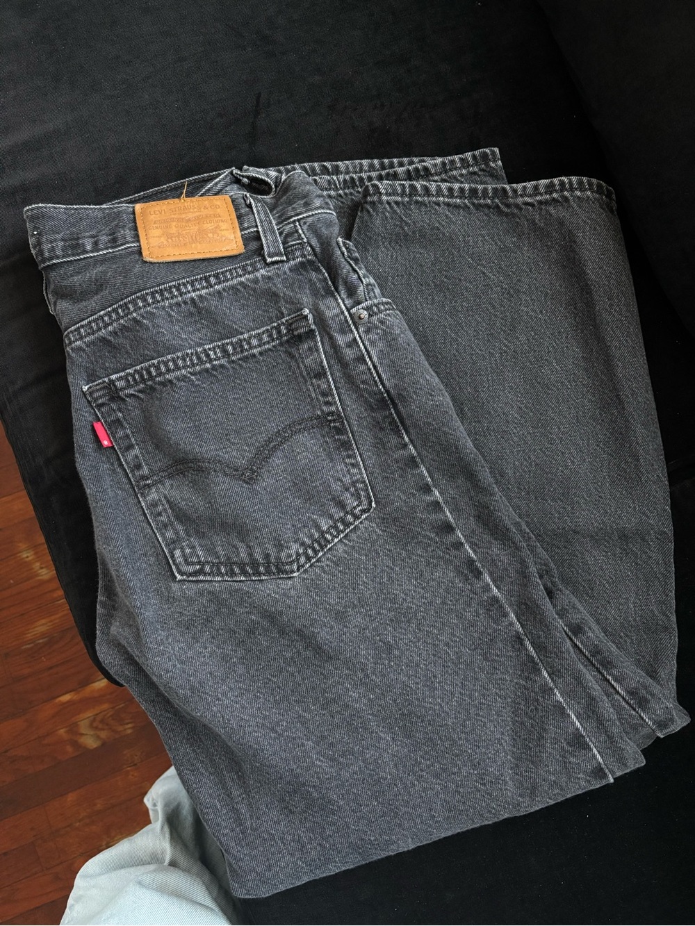 Levi's Women’s Baggy Dad Washed Black Straight-Leg Jeans - Picture 1 of 3